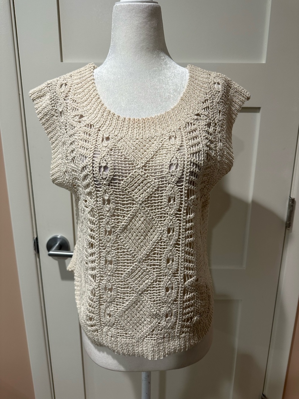 Z Supply size S 100% cotton ecru crochet sleeveless top. Excellent condition
